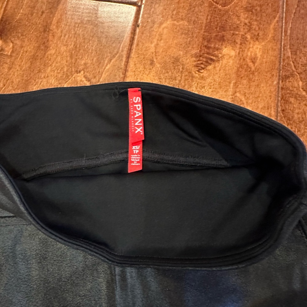 SPANX Black High-Waisted Design